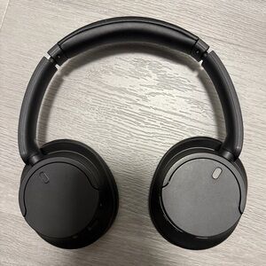 Sony WHCH720N Bluetooth Wireless Noise-Canceling Headphones